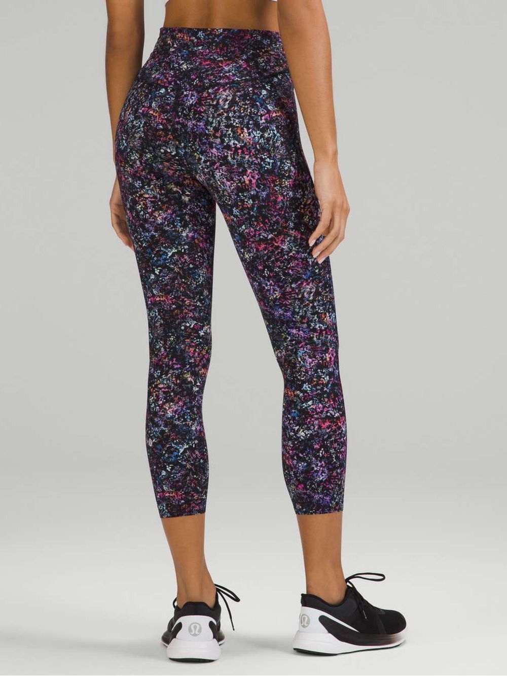Lululemon Base Pace High-Rise Crop 23"
Floral Spray Multi